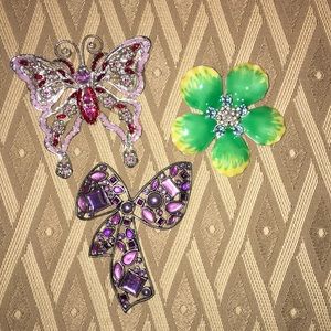 Brooches (3)